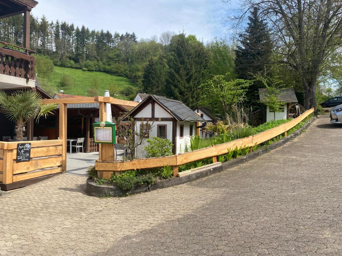 Hotel-Restaurant Theis-Muehle Biersdorf Exterior foto
